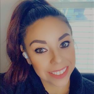 Meet your Posher, Krystle